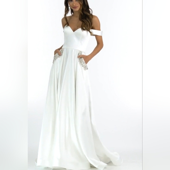 NWT Mac Duggal, Off Shoulder Gown, White, Size 4 - $398 - Picture 5 of 16
